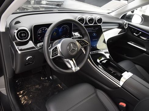 Used 2025 Mercedes-Benz GLC 350e 4MATIC image 19