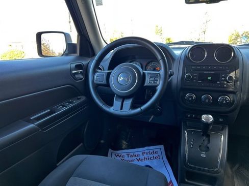 Used 2017 Jeep Patriot Latitude image 27