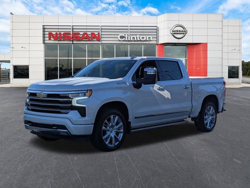 Used 2025 Chevrolet Silverado 1500 High Country w/ High Country Premium Package image 7