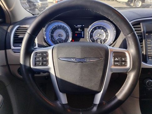 Used 2012 Chrysler 300 Limited image 34