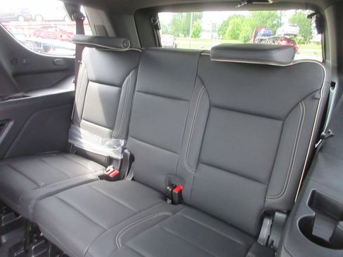 New 2026 GMC Yukon Elevation w/ Elevation Premium Package AWD/4WD image 13