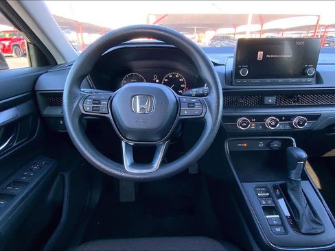 Used 2025 Honda CR-V LX image 6