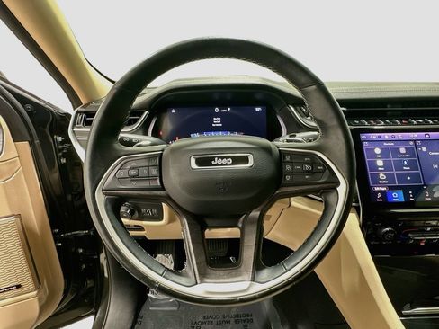 Used 2022 Jeep Grand Cherokee L Limited RWD image 11