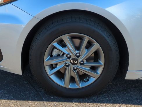 Certified 2019 Kia Optima LX image 28
