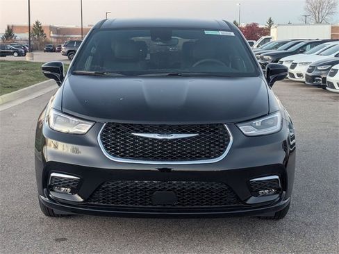 New 2026 Chrysler Pacifica Select image 8