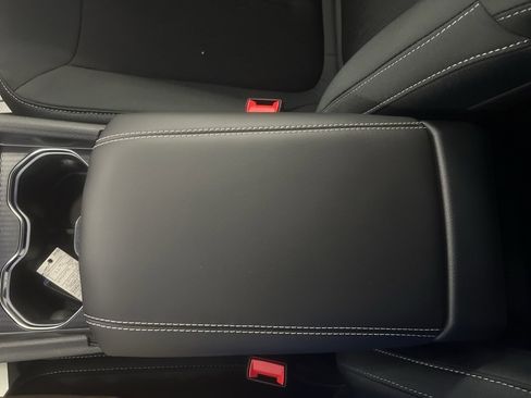 New 2025 Jeep Grand Cherokee 4WD image 12