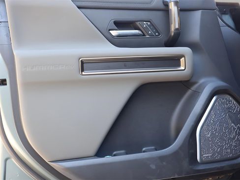 Used 2024 GMC Hummer EV 3X w/ Extreme Off-Road Package image 9