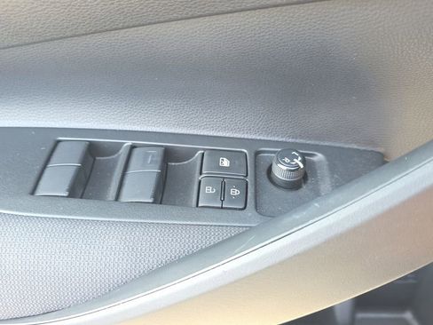 Used 2023 Toyota Corolla LE FWD image 18