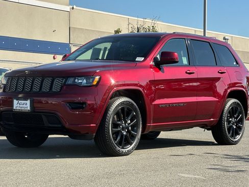 Used 2022 Jeep Grand Cherokee Laredo X AWD/4WD image 8