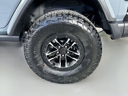 New 2026 Jeep Wrangler Unlimited Rubicon AWD/4WD image 17