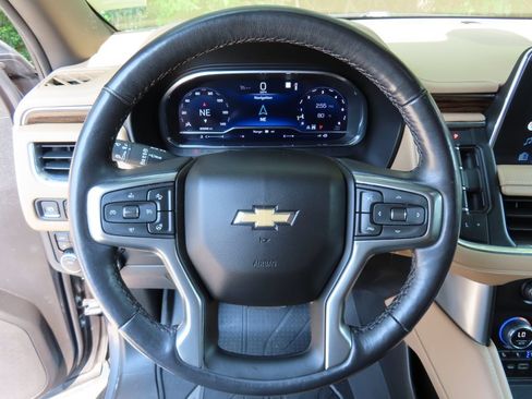 Used 2022 Chevrolet Tahoe Premier AWD/4WD image 19