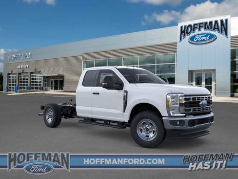 New 2025 Ford F350 XL w/ XL Chrome Package image 12