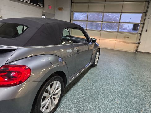 Used 2013 Volkswagen Beetle TDI image 7