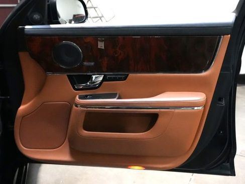 Used 2013 Jaguar XJ Supercharged image 22