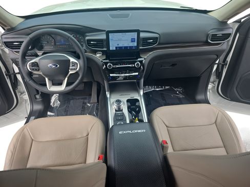 Used 2022 Ford Explorer Limited w/ Equipment Group 301A AWD/4WD image 9