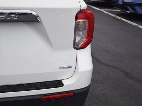 Certified 2020 Ford Explorer XLT w/ Class III Trailer Tow Package image 6