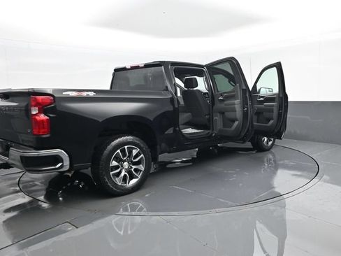 Used 2023 Chevrolet Silverado 1500 LT AWD/4WD image 29