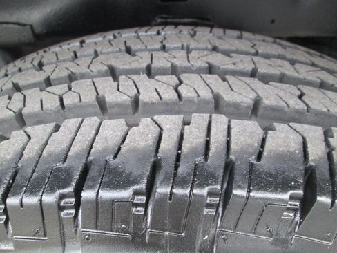 Used 2024 RAM 2500 Big Horn AWD/4WD image 10
