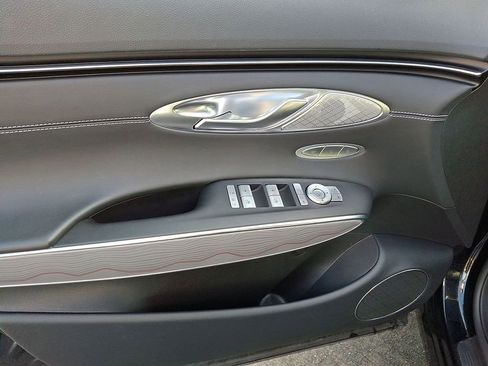 Used 2025 Genesis GV70 2.5T Advanced w/ Advanced Package image 10