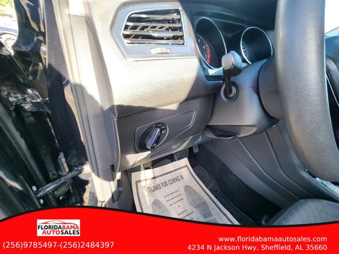 Used 2019 Volkswagen Tiguan S FWD image 11