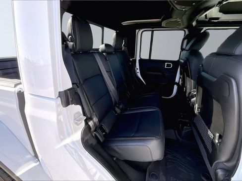 New 2026 Jeep Gladiator Sport image 18