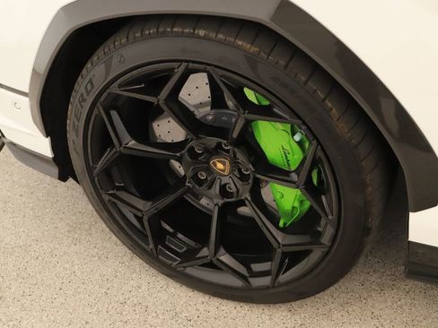 Used 2023 Lamborghini Urus Performante AWD/4WD image 42