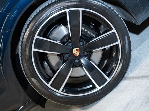 Certified 2023 Porsche Cayenne GTS AWD/4WD image 11