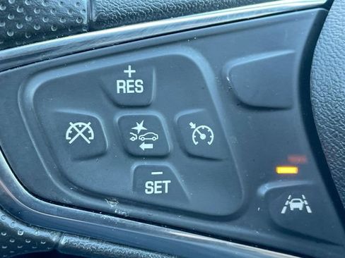 Used 2020 Chevrolet Equinox LS w/ LS Convenience Package FWD image 29