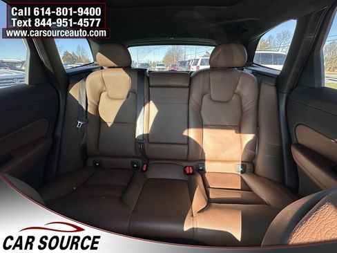 Used 2018 Volvo XC60 T6 Momentum w/ Advanced Package image 18