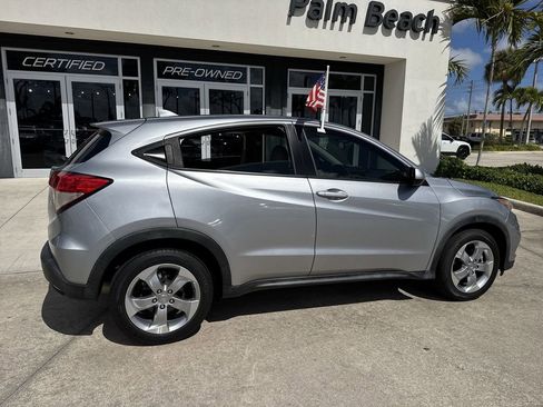 Used 2020 Honda HR-V LX image 4