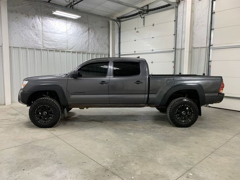 Used 2012 Toyota Tacoma 4x4 Double Cab image 3