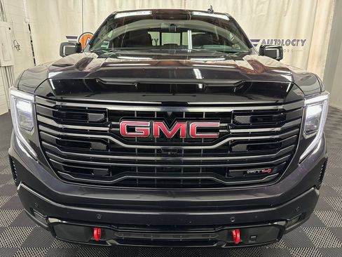 Used 2025 GMC Sierra 1500 AT4 w/ AT4 Premium Package AWD/4WD image 4