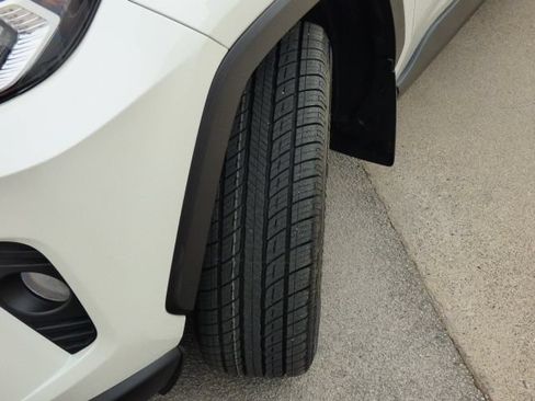 Used 2020 Toyota RAV4 Limited FWD image 10