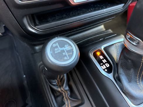 Used 2021 Jeep Wrangler Unlimited Sahara AWD/4WD image 21