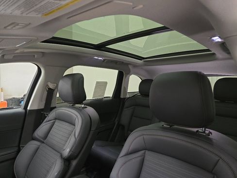 New 2026 Lincoln Nautilus Reserve image 9