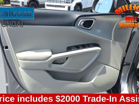 Used 2023 Kia Soul LX w/ Option Group 015 FWD image 12