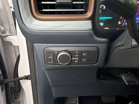 Used 2022 Ford Maverick Lariat FWD image 30