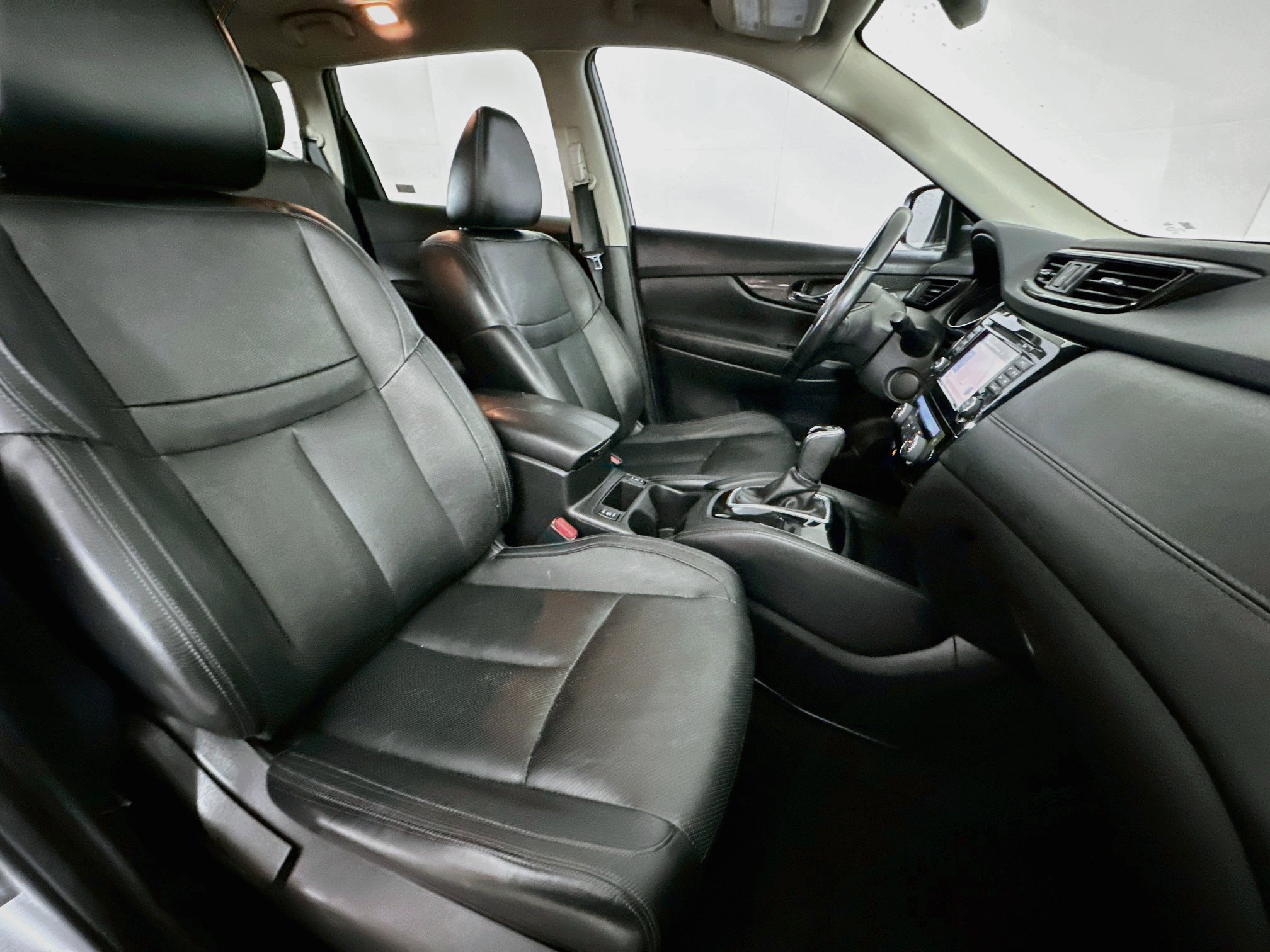Used 2017 Nissan Rogue SL w/ SL Premium Package FWD image 32