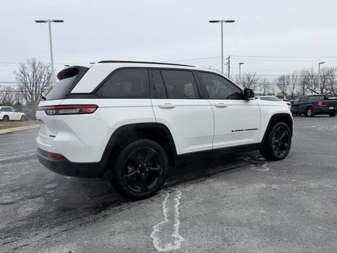 Certified 2023 Jeep Grand Cherokee Limited w/ Black Appearance Package AWD/4WD image 16