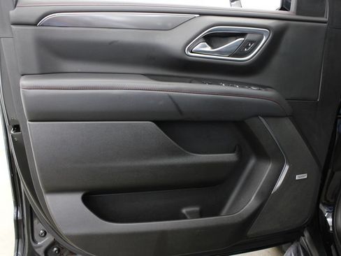 Used 2021 Chevrolet Tahoe RST w/ Luxury Package RWD image 17