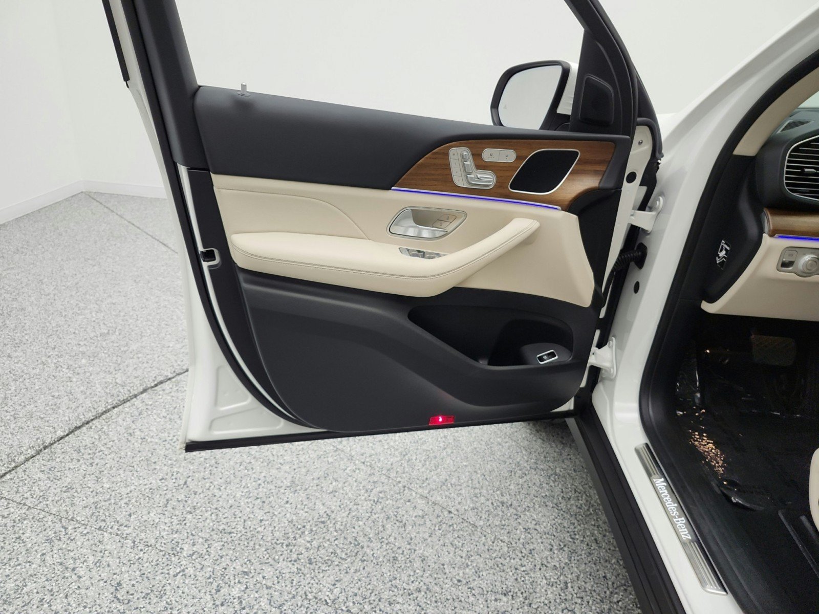 Certified 2025 Mercedes-Benz GLE 350 4MATIC image 16