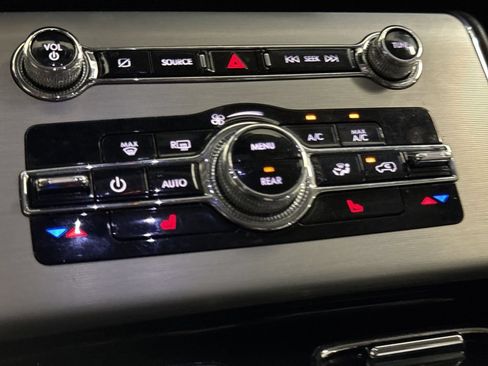 Used 2023 Lincoln Aviator AWD image 16