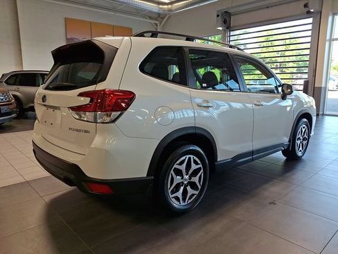 Certified 2023 Subaru Forester Premium AWD/4WD image 6