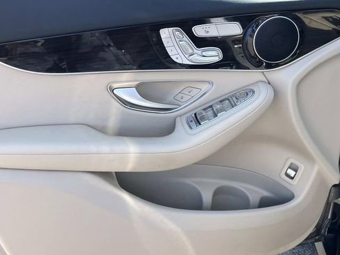 Used 2022 Mercedes-Benz GLC 300 image 29