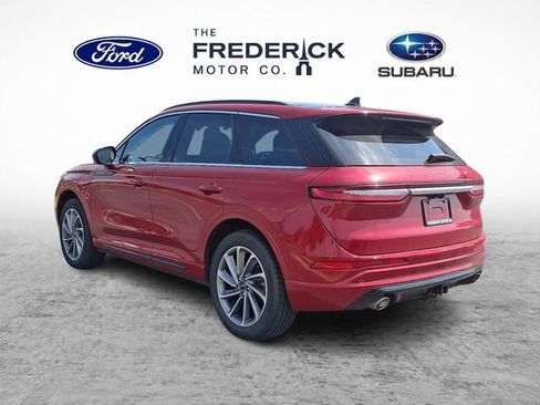 Used 2025 Lincoln Corsair Grand Touring w/ Towing Package AWD/4WD image 4