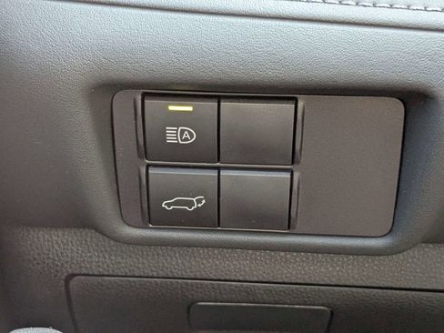 Used 2022 Toyota Highlander XLE image 27