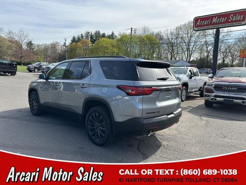 Used 2023 Chevrolet Traverse RS image 3