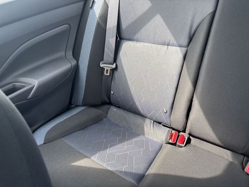 Used 2025 Nissan Versa SV image 37