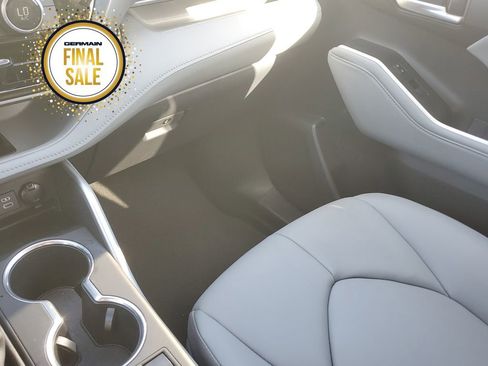 Certified 2024 Toyota Highlander XLE image 29