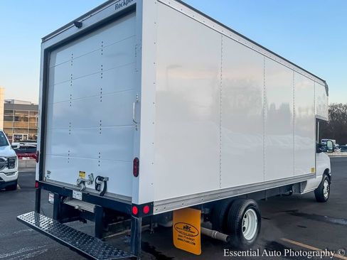 Used 2025 Ford E-350 and Econoline 350 Super Duty w/ Power Equipment Group image 8